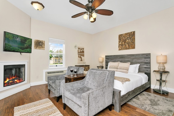 Iron/ironing board, free WiFi, bed sheets