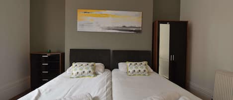 Leilighet – deluxe, 3 soverom | Individuelt dekorert, individuelt innredet og skrivebord