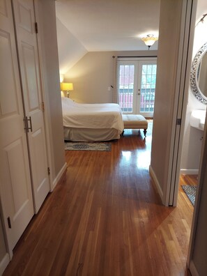 4 Schlafzimmer, Schreibtisch, Bügeleisen/Bügelbrett, Reisekinderbett