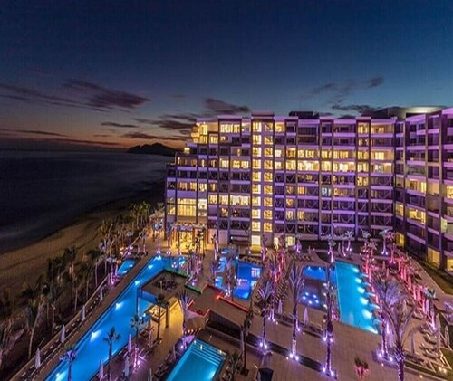 Silvester in Los Cabos!   Neue 5 Diamond Resort Suite mit 2 Schlafzimmern / 3 Bädern… geht schnell!