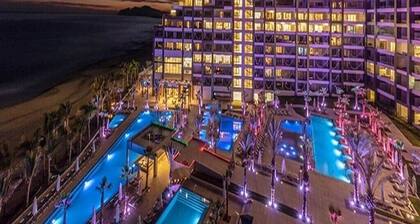Silvester in Los Cabos! Neue 5 Diamond Resort Suite mit 2 Schlafzimmern / 3 Bädern… geht schnell!