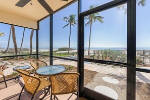 Outdoor dining - OCEAN'S REACH 2D1: 2Bdrm, Ground Level/Corner, Gulf-Front, All Amenities Open (Sanibel Island)