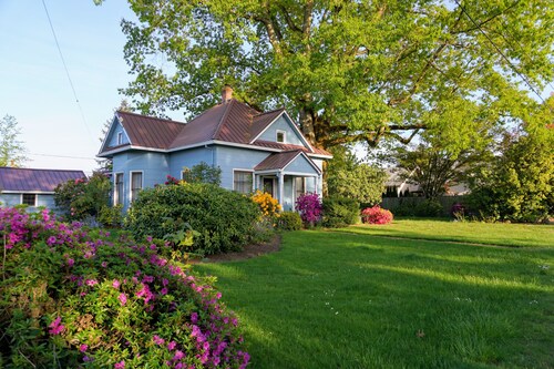 Ruth's Cottage: Cozy Farmhouse in Downtown Carlton