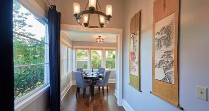 Swanky Historic Farmhouse in Downtown Carlton