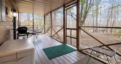 Genießen Sie Ihren perfekten Kurzurlaub in der Nähe von Lake Cumberland! Whirlpool inbegriffen! Haustierfreundlich!