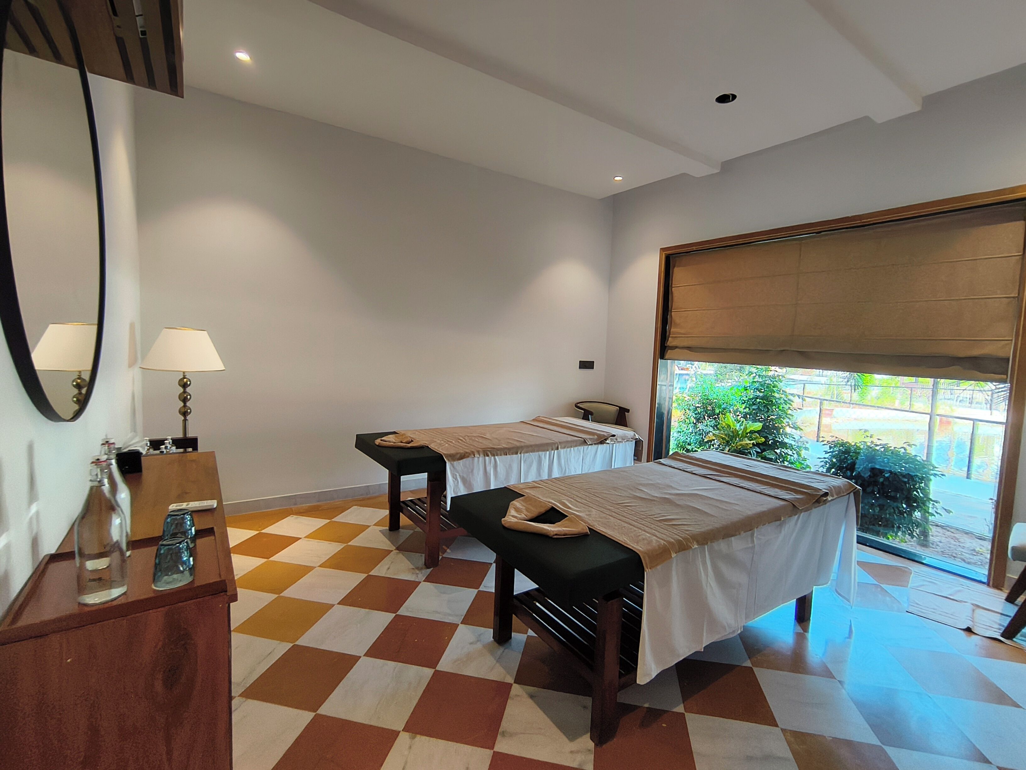 Körperbehandlungen, Ganzkörperwickelbehandlung, Körperpeelings