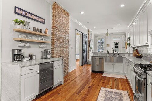 Beautiful 3bed 2Ba Home in Uptown New Orleans! Close to Magazine St/Universities