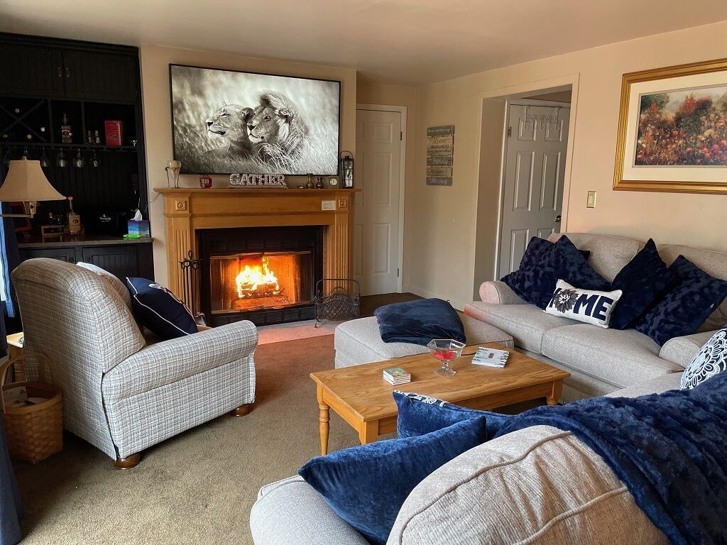 This unit accommodate 2 families up to 12-16 people