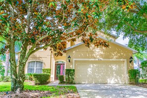 Exterior - 7 Beds, 7 Bath Acadia Estates Home with Private Pool and Spa Minutes to Disney! (Kissimmee)