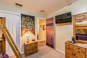 7 bedrooms, in-room safe, iron/ironing board, WiFi - 7 Beds, 7 Bath Acadia Estates Home with Private Pool and Spa Minutes to Disney! (Kissimmee)