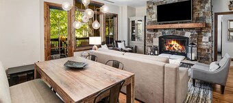 NY LISTE! Ski inn / ut Luksus 5-stjerners 2 soverom / soveplass til 8 Condo Bachelor Gulch