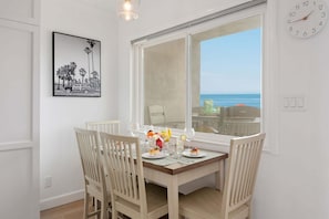 Dining - Luxury Oceanfront Condo | Panoramic Views, California King & Beach Access (Carpinteria)