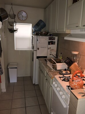 Private kitchen - Fletcher Cove Beach House summer rental (Solana Beach Ca)
