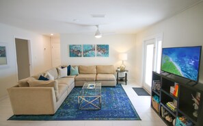 Smart-TV, videospill, Netflix og DVD-spiller