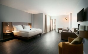 Premium bedding, in-room safe, desk, laptop workspace