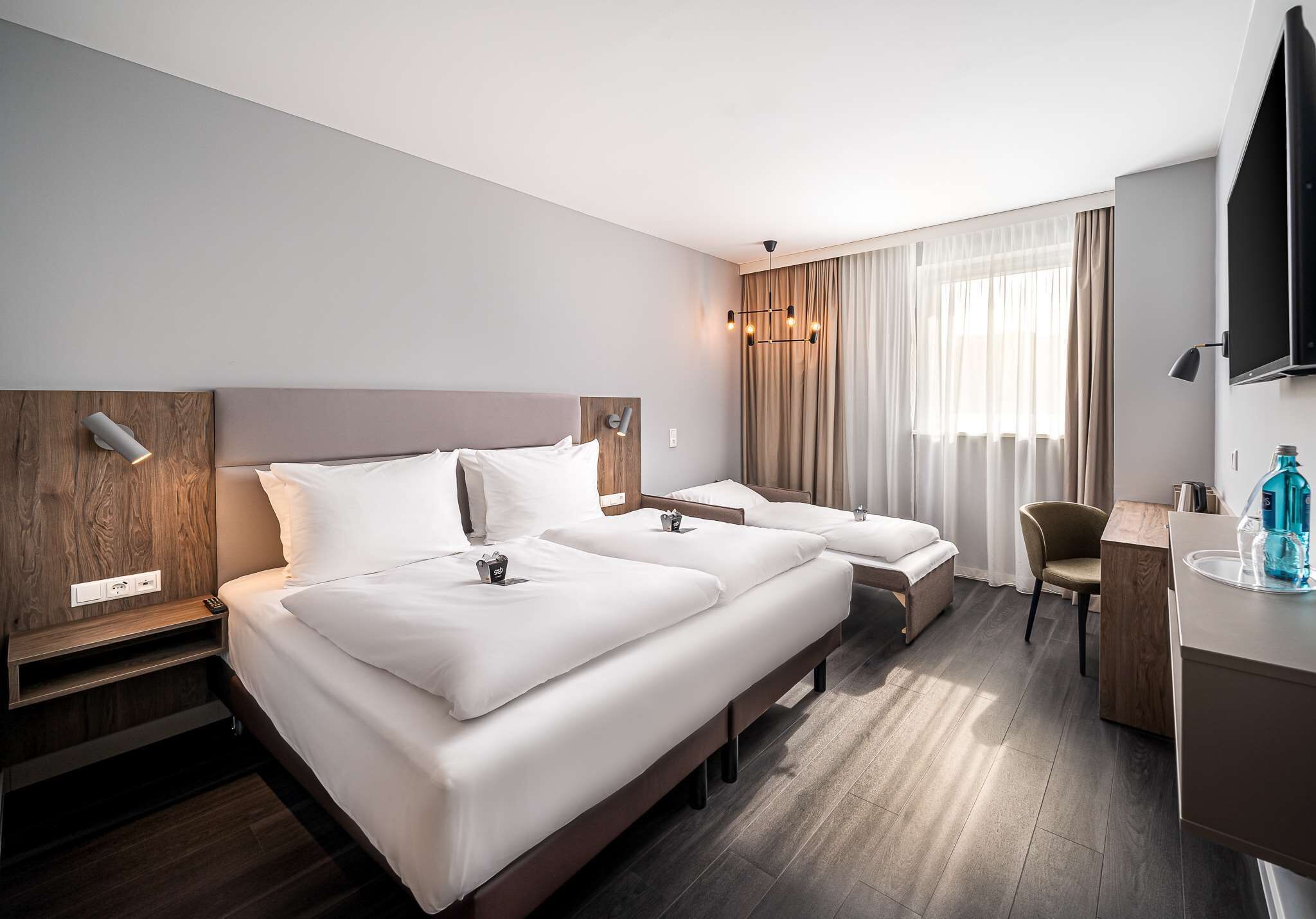 standard triple room | premium bedding, in-room safe, desk, laptop workspace