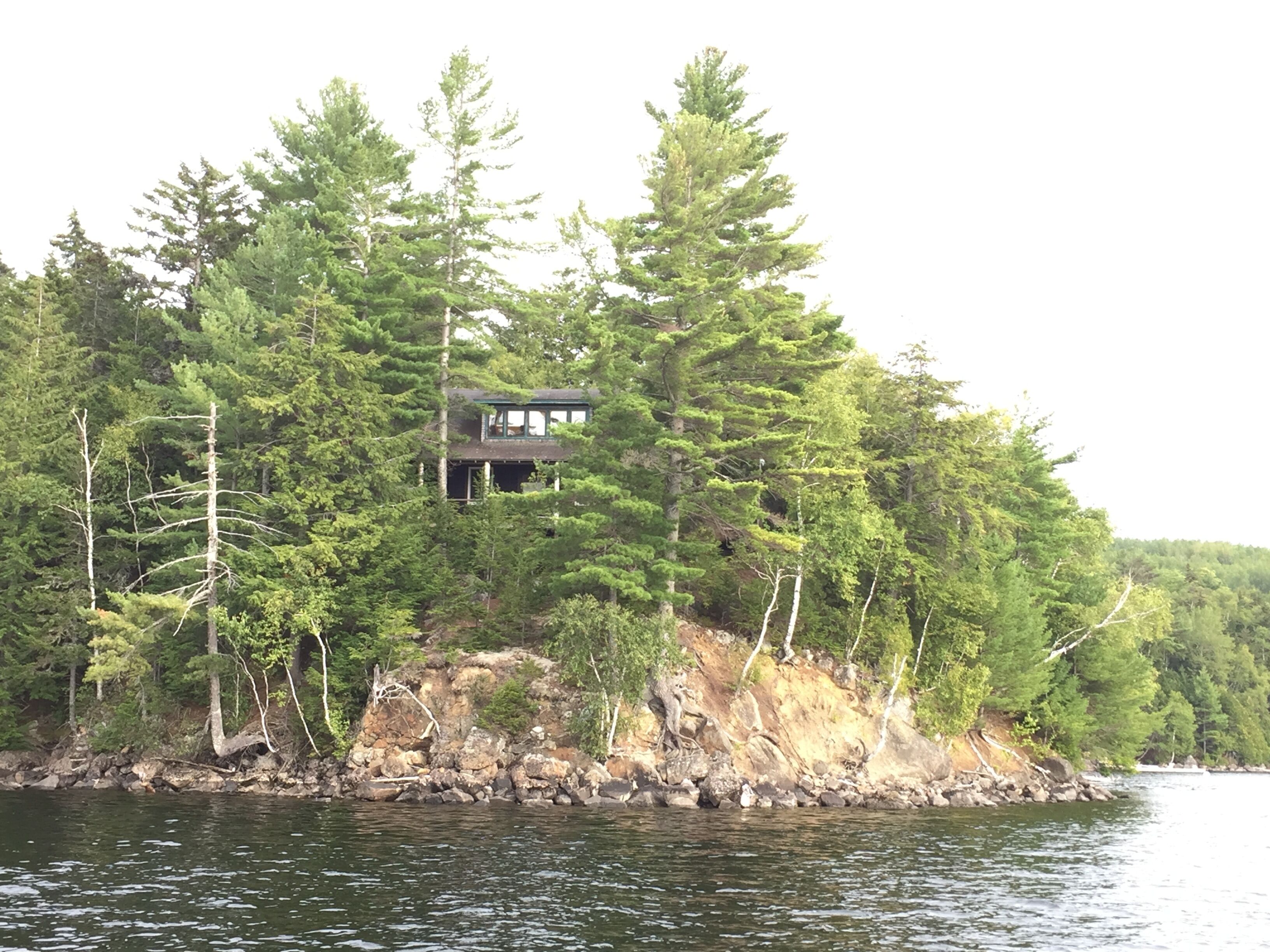 Beautiful Log Lakefront Lodge w/ Cove, Beach, Dock and Boathouse