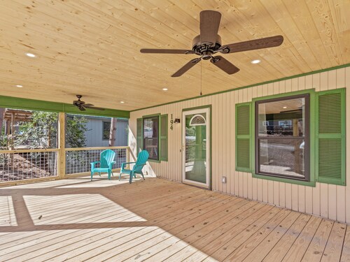 Comfy and Convenient South Asheville Getaway