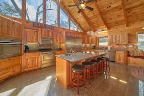 Private kitchen - Top Notch Lodge! 6 Bedroom Luxury! (Sevierville)