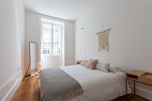 Design Apartment, 2 Bedrooms, City View (Rosário) | Living area | Flat-screen TV - Tripas-Coração, Rosário Apartments (Porto)