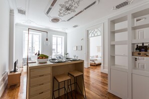 Apartamento design, 2 quartos, vista para a cidade (Rosário) | Área de estar | TV de tela plana