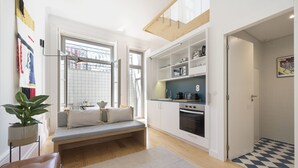 Design Duplex (São Bento Duplex) | Living area | Flat-screen TV - Tripas-Coração, São Bento Apartments (Porto)