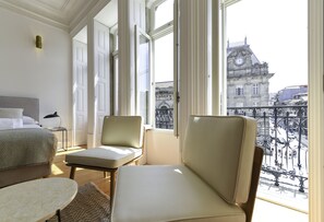 Design studio, uitzicht op stad (São Bento 3 Front) | Woonruimte | Een flatscreentelevisie
