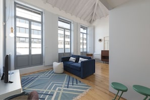 Design Apartment, 1 Bedroom, Patio, City View (Sá da Bandeira 3 Mezzanine) | Living area | Flat-screen TV - Tripas-Coração, Sá da Bandeira Apartments (Porto)