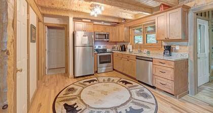 Caba��a de madera Oso Den / Acogedor w / Chimenea de madera / Aire Acondicionado / Cerca de High Country Atracciones / tarifas espectaculares !!!