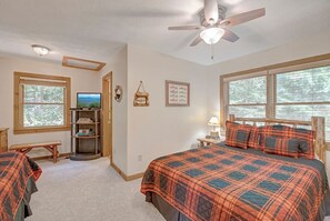 2 bedrooms, iron/ironing board, free WiFi, bed sheets