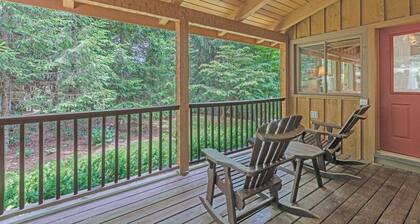 Bear Den-Mountain Log Cabin, Wood Fireplace, Pool Table, Gas Grill