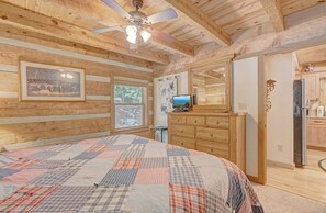 2 عدّة غرف نوم ومكواة/لوح كي وخدمة الإنترنت وملاءات أسرّة