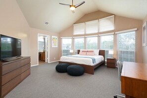 5 bedrooms, desk, iron/ironing board, travel cot