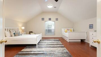 5 bedrooms, desk, iron/ironing board, travel cot