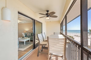 Outdoor dining - OCEAN'S REACH 3B4: 1-Bdrm, Top-Floor/Corner Unit, Gorgeous Views! (Sanibel Island)