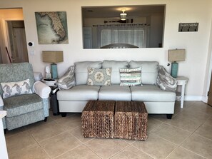 TV, DVD player, books - Amazing one bedroom direct ocean front condo with beautiful view of the ocean! (COCOA BEACH)