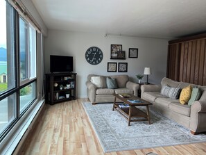 Smart TV, books - Downtown Apt. 4 w/ Ocean & Mountain Views. (Sitka)