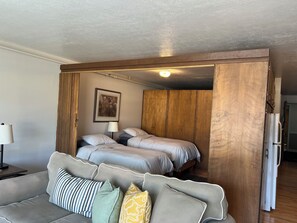 2 bedrooms, iron/ironing board, WiFi, bed sheets - Downtown Apt. 4 w/ Ocean & Mountain Views. (Sitka)