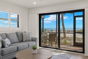 TV, offices - OCEAN'S REACH 4D1: Ground Level/Corner, Direct Beach Access, Amenities Open (Sanibel Island)