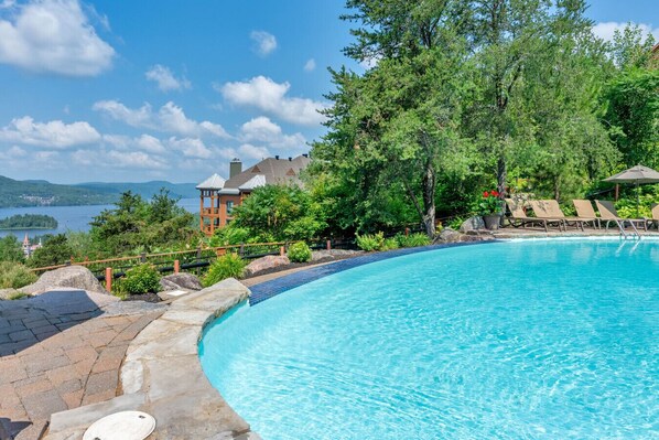An infinity pool