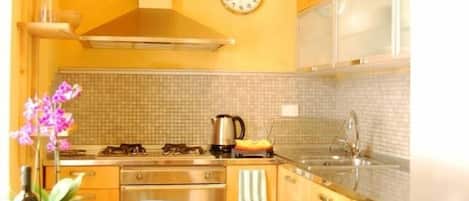 Apartment, 1 Bedroom | In-room dining