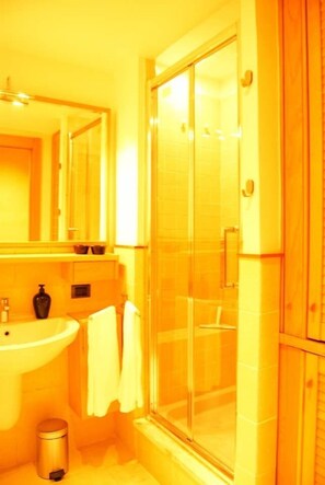 Apartment, 1 Schlafzimmer | Badezimmer | Dusche, Regendusche, Haartrockner, Bidet