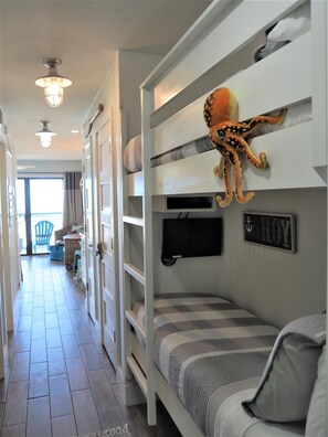 1 غرفة نوم ومكواة/لوح كي وسرير سفر وواي فاي مجانًا