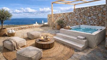 Majesty Suite with Outdoor Hot Tub | Egyptian cotton sheets, premium bedding, down comforters, pillowtop beds