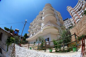 Front of property - TOP Sea View Apartments (Sarandë)
