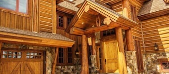 Luxury Lodge, Fantastic Views, Colorado Elegance, Close to Town