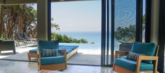 The Rock House : Stunning Ocean View Luxury Home with Private Infinity Pool