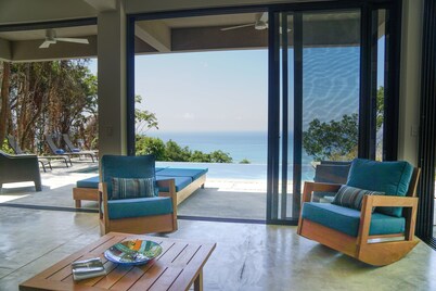 The Rock House : Stunning Ocean View Luxury Home with Private Infinity Pool