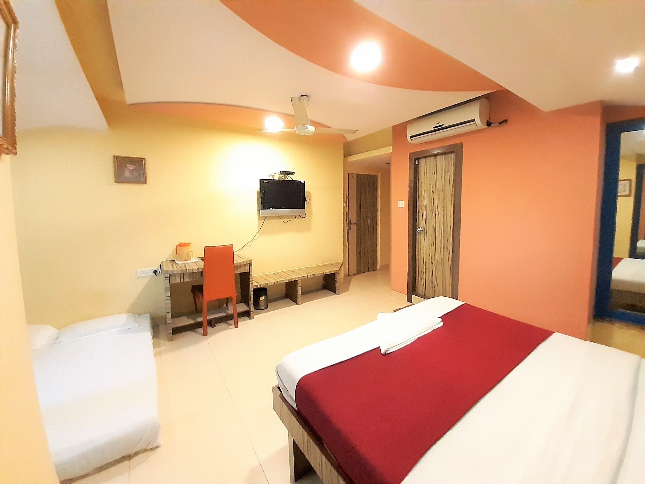 deluxe double room | free wifi