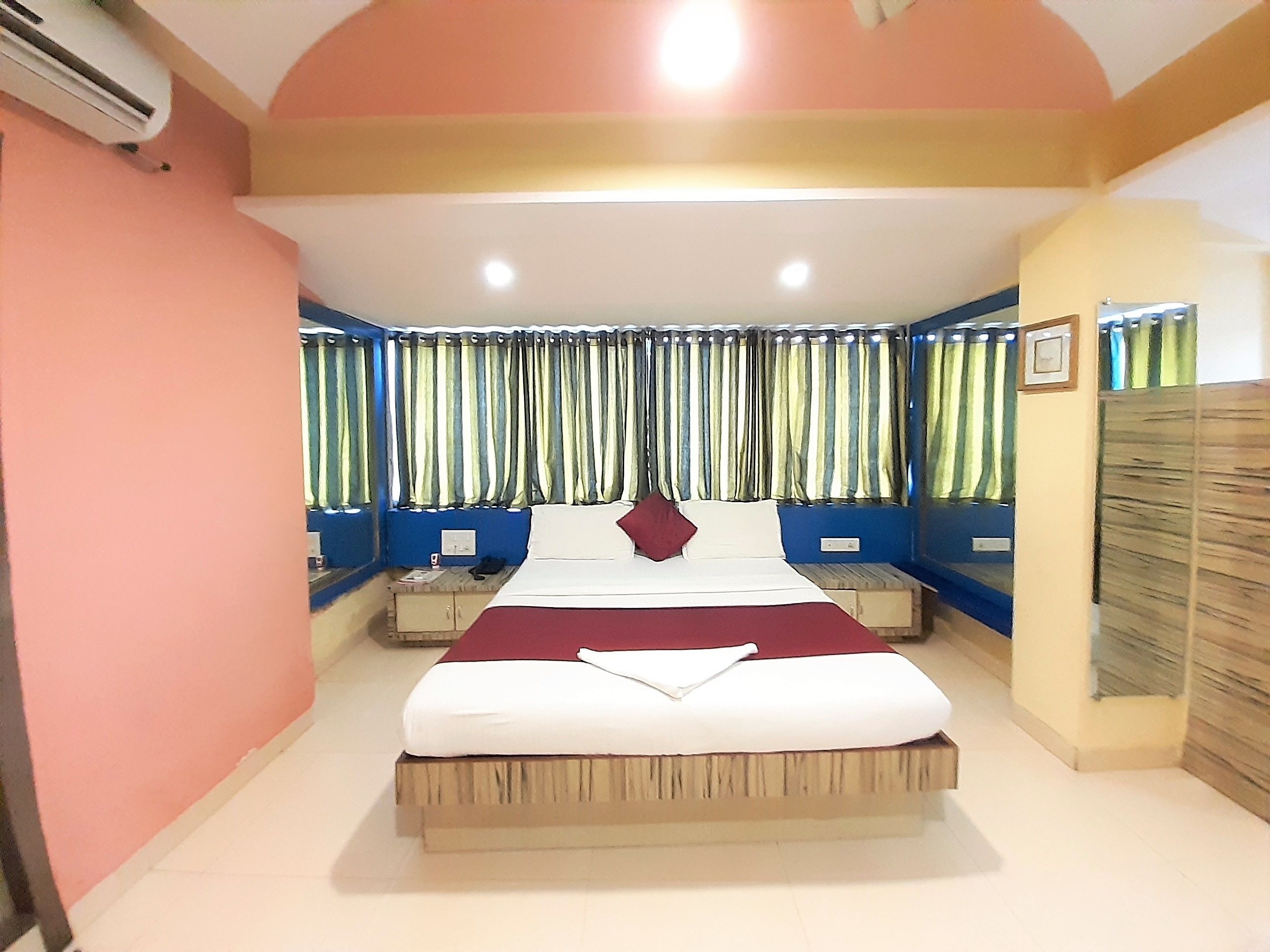 deluxe double room | free wifi